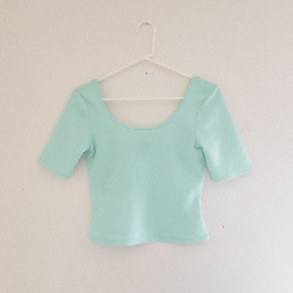 Turquoise cropped tee